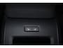 Volvo XC60 T6 Recharge AWD Plus Black Edition - IntelliSafe Assist & Surround - Harman/Kardon audio - Parkeercamera achter - Verwarmde voorstoelen, stuur & achterbank - Parkeersensoren voor & achter - Elektr. bedienb. voorstoelen met geheugen - Draadloze tel. lader - Extra getint glas - 21' LMV