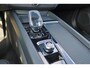 Volvo XC60 T6 Recharge AWD Plus Black Edition - IntelliSafe Assist & Surround - Harman/Kardon audio - Parkeercamera achter - Verwarmde voorstoelen, stuur & achterbank - Parkeersensoren voor & achter - Elektr. bedienb. voorstoelen met geheugen - Draadloze tel. lader - Extra getint glas - 21' LMV