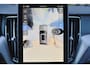 Volvo XC60 T6 Recharge AWD Plus Black Edition - Panorama/schuifdak - IntelliSafe Assist & Surround - 360º Camera - Harman/Kardon audio - Verwarmde voorstoelen, stuur & achterbank - Parkeersensoren voor & achter - Elektr. bedienb. voorstoelen met geheugen - Head up display - Draadloze tel. lader - Extra getint glas - 21' LMV