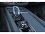 Volvo XC60 T6 Recharge AWD Plus Black Edition - Panorama/schuifdak - IntelliSafe Assist & Surround - 360º Camera - Harman/Kardon audio - Verwarmde voorstoelen, stuur & achterbank - Parkeersensoren voor & achter - Elektr. bedienb. voorstoelen met geheugen - Head up display - Draadloze tel. lader - Extra getint glas - 21' LMV
