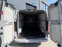 Ford E-Transit Custom 340 L2H1 Sport - 71kWh 218pk - 370KM WLTP - Carplay - Camera - Stoelverwarming - Laadruimtebescherming - Rijklaar