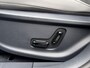Lynk & Co 02 More 66 kWh | Klimaat warmtepomp | 445 km elektrisch bereik | Adaptive Cruise Control | Panoramadak | Harman Kardon Premium Audio Systeem | 360 graden camera | Dodehoekdetectie | Stoel/Stuurverwarming | Apple CarPlay/Android Auto | 20"LM-velgen | Elektrisch bedienbare voorstoelen met geheugenfunctie | Elektrisch bedienbare achterklep |