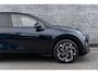 Lynk & Co 02 More 66 kWh | Klimaat warmtepomp | 445 km elektrisch bereik | Adaptive Cruise Control | Panoramadak | Harman Kardon Premium Audio Systeem | 360 graden camera | Dodehoekdetectie | Stoel/Stuurverwarming | Apple CarPlay/Android Auto | 20"LM-velgen | Elektrisch bedienbare voorstoelen met geheugenfunctie | Elektrisch bedienbare achterklep |