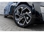 Lynk & Co 02 More 66 kWh | Klimaat warmtepomp | 445 km elektrisch bereik | Adaptive Cruise Control | Panoramadak | Harman Kardon Premium Audio Systeem | 360 graden camera | Dodehoekdetectie | Stoel/Stuurverwarming | Apple CarPlay/Android Auto | 20"LM-velgen | Elektrisch bedienbare voorstoelen met geheugenfunctie | Elektrisch bedienbare achterklep |