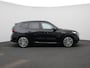 BMW iX1 xDrive30 Launch Edition 67 kWh M-PAKKET INTERIEUR & EXTERIEUR | PANORAMDAK | CAMERA | NAVIGATIE | SPORTSTOELEN | AMBIANTE VERLICHTING | STOEL & STUURVERWARMING | 20 INCH LMV | CLIMA | DAB | 12 MAANDEN BOVAG GARANTIE |