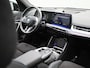 BMW iX1 xDrive30 Launch Edition 67 kWh M-PAKKET INTERIEUR & EXTERIEUR | PANORAMDAK | CAMERA | NAVIGATIE | SPORTSTOELEN | AMBIANTE VERLICHTING | STOEL & STUURVERWARMING | 20 INCH LMV | CLIMA | DAB | 12 MAANDEN BOVAG GARANTIE |