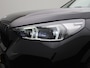 BMW iX1 xDrive30 Launch Edition 67 kWh M-PAKKET INTERIEUR & EXTERIEUR | PANORAMDAK | CAMERA | NAVIGATIE | SPORTSTOELEN | AMBIANTE VERLICHTING | STOEL & STUURVERWARMING | 20 INCH LMV | CLIMA | DAB | 12 MAANDEN BOVAG GARANTIE |