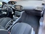 Peugeot 308 1.2 PureTech Style/ bj.2015 / panoramadak/navigatie/trekhaak/nieuwe distributie/cruise/NAP met 157586 km./APK 08/2027.