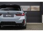 BMW 3-Serie M340i xDrive Vol|Pano|Trekhaak|Harman-Kardon|HuD|Carbon|