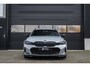 BMW 3-Serie M340i xDrive Vol|Pano|Trekhaak|Harman-Kardon|HuD|Carbon|