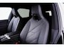 BMW iX xDrive40 Sportpakket - Trekhaak - Panoramadak - Multifunctionele stoelen voor - Getinte Ruiten -