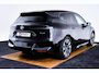 BMW iX xDrive40 Sportpakket - Trekhaak - Panoramadak - Multifunctionele stoelen voor - Getinte Ruiten -