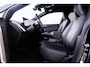 BMW iX xDrive40 Sportpakket - Trekhaak - Panoramadak - Multifunctionele stoelen voor - Getinte Ruiten -