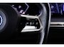 BMW iX xDrive40 Sportpakket - Trekhaak - Panoramadak - Multifunctionele stoelen voor - Getinte Ruiten -