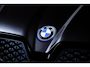 BMW iX xDrive40 Sportpakket - Trekhaak - Panoramadak - Multifunctionele stoelen voor - Getinte Ruiten -