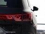 Volkswagen Touareg 3.0 TSi eHybrid 4MOTION R 462pk DSG | Lederen bekleding | Trekhaak | Panoramadak | LED Matrix | Memoryseats | Dynaudio | Elektrische achterklep | HUD |