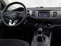 Kia Sportage 1.6 GDI SportPack (SCHERM, CLIMATE, GETINT GLAS, SPORTSTOELEN, TREKHAAK, PARKEERSENSOREN, CRUISE, NIEUWE APK, NIEUWSTAAT)