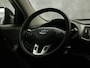 Kia Sportage 1.6 GDI SportPack (SCHERM, CLIMATE, GETINT GLAS, SPORTSTOELEN, TREKHAAK, PARKEERSENSOREN, CRUISE, NIEUWE APK, NIEUWSTAAT)