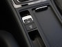 Volkswagen Golf Variant 1.2 TSI Business Edition 105pk | Dealer onderhouden | Trekhaak | Climate control | Stoelverwarming | Cruise control | Navigatie | Camera | Sportstoelen |
