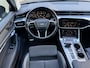 Audi A6 Avant 55 TFSI e Quattro S-edition Competition 367pk | Sportstoelen leder/alcantara | Virtual cockpit | Apple CarPlay | Navigatie | Adaptieve cruise | Lane assist | 19 inch velgen | LED | DAB | Stoel&stuurverwarming | Dodehoekdetectie | Elektrische achterklep | Volledig dealeronderhouden
