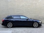 Audi A6 Avant 55 TFSI e Quattro S-edition Competition 367pk | Sportstoelen leder/alcantara | Virtual cockpit | Apple CarPlay | Navigatie | Adaptieve cruise | Lane assist | 19 inch velgen | LED | DAB | Stoel&stuurverwarming | Dodehoekdetectie | Elektrische achterklep | Volledig dealeronderhouden