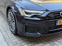 Audi A6 Avant 55 TFSI e Quattro S-edition Competition 367pk | Sportstoelen leder/alcantara | Virtual cockpit | Apple CarPlay | Navigatie | Adaptieve cruise | Lane assist | 19 inch velgen | LED | DAB | Stoel&stuurverwarming | Dodehoekdetectie | Elektrische achterklep | Volledig dealeronderhouden