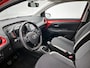 Toyota Aygo 1.0 VVT-i x-Joy Cabrio Dak | Dealer onderhouden | Climate Control | 15" Velgen | Apple CarPlay/Android Auto | Achteruitrijcamera | Automatische verlichting | Elektrisch verstelbare Spiegels |