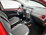 Toyota Aygo 1.0 VVT-i x-Joy Cabrio Dak | Dealer onderhouden | Climate Control | 15" Velgen | Apple CarPlay/Android Auto | Achteruitrijcamera | Automatische verlichting | Elektrisch verstelbare Spiegels |