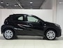 Toyota Aygo X 1.0 VVT-i S-CVT Play BTW auto, Orgineel Nederlandse auto, Automaat, Camera. Applecarplay/android auto, 1e Eigenaar, Adaptieve cruise control, Dealer onderhouden