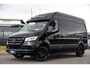 Mercedes-Benz Sprinter 319 1.9 CDI L2H2 DC Black Edition Adaptieve Cruise, 360 Camera, Carplay, LED, 10,5'' Mbux, Stoelverwarming, Automaat, 190pk, 3500kg Trekhaak, Uniek!