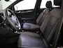 Volkswagen T-Roc 1.5 TSI R-Line Edition 150PK DSG | Panorama dak | Camera | Apple carplay | PDC|