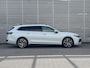 Volkswagen Passat Variant 1.5 eHybrid 204PK DSG R-Line Edition / Resterende Fabrieksgarantie tot 30-09 2029 / Trekhaak / Harman Kardon / Head-up Display / Ergo Active / 19'' LMV / VW