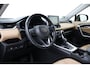 Toyota RAV4 2.0 VVT-iE Executive | Trekhaak | Leder | Dodehoek detectie | JBL | Stoelverwarming | 360 camera | Navigatie | Digitale binnenspiegel | 19 inch