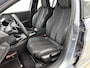 Peugeot 208 GT Hybrid 145pk Automaat | Navigatie | 360° Camera | Climate Control | Adaptieve Cruise Control | Parkeersensoren v+a | Armsteun | Keyless | Full Led koplampen | Dodehoeksensor| Leder/stof sportstoelen | Bluetooth | Draadloze Apple CarPlay / Android Auto + telefoonlader | DAB+ radio | Donker getint glas | 17" lichtmetalen velgen |