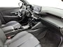 Peugeot 208 GT Hybrid 145pk Automaat | Navigatie | 360° Camera | Climate Control | Adaptieve Cruise Control | Parkeersensoren v+a | Armsteun | Keyless | Full Led koplampen | Dodehoeksensor| Leder/stof sportstoelen | Bluetooth | Draadloze Apple CarPlay / Android Auto + telefoonlader | DAB+ radio | Donker getint glas | 17" lichtmetalen velgen |