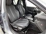 Peugeot 208 GT Hybrid 145pk Automaat | Navigatie | 360° Camera | Climate Control | Adaptieve Cruise Control | Parkeersensoren v+a | Armsteun | Keyless | Full Led koplampen | Dodehoeksensor| Leder/stof sportstoelen | Bluetooth | Draadloze Apple CarPlay / Android Auto + telefoonlader | DAB+ radio | Donker getint glas | 17" lichtmetalen velgen |