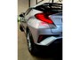 Toyota C-HR / C-HR+ 1.8 Hybrid Adventure + Dealer OH|Keyless|Camera|Navi|Apple|Android|DAB|Dodehoek|Lane|LED|18"LMV