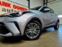 Toyota C-HR / C-HR+ 1.8 Hybrid Adventure + Dealer OH|Keyless|Camera|Navi|Apple|Android|DAB|Dodehoek|Lane|LED|18"LMV