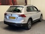 Volkswagen Tiguan 1.4 TSI eHYBRID 245 PK DSG NAVIGATIE ADAPTIVE CRUISE CONTROL STOEL EN STUUR VERWARMING APPLE CARPLAY/ANDROID RIJSTROOKSENSOREN DODEHOEKSENSOREN PDC  ZEER MOOI !! CC