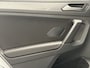 Volkswagen Tiguan 1.4 TSI eHYBRID 245 PK DSG NAVIGATIE ADAPTIVE CRUISE CONTROL STOEL EN STUUR VERWARMING APPLE CARPLAY/ANDROID RIJSTROOKSENSOREN DODEHOEKSENSOREN PDC  ZEER MOOI !! CC
