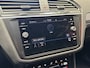 Volkswagen Tiguan 1.4 TSI eHYBRID 245 PK DSG NAVIGATIE ADAPTIVE CRUISE CONTROL STOEL EN STUUR VERWARMING APPLE CARPLAY/ANDROID RIJSTROOKSENSOREN DODEHOEKSENSOREN PDC  ZEER MOOI !! CC