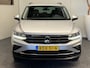 Volkswagen Tiguan 1.4 TSI eHYBRID 245 PK DSG NAVIGATIE ADAPTIVE CRUISE CONTROL STOEL EN STUUR VERWARMING APPLE CARPLAY/ANDROID RIJSTROOKSENSOREN DODEHOEKSENSOREN PDC  ZEER MOOI !! CC