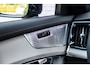 Volvo XC90 2.0 T8 Plug-in hybrid AWD Ultra Dark Executive | Trekhaak | Luchtvering | Gelaagd Glas | Bowers & Wilkins | Massage & Ventilatie Stoelen | Panoramadak |