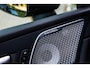 Volvo XC60 T8 Plug-in hybrid AWD Ultra Dark Executive Edition | Google | Long Range | Bowers & Wilkins Audio | Luchtvering | Gelamineerd Zijruiten Rondom | Stoelmassage & Ventilatie | Getint Glas | LED Koplampen | Stoel-/Stuurverwarming | Dodehoekdetectie | Keyless | Zitverlenging | 22" LM