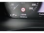 Volvo XC40 T2 R-Design | Verwarmbare Vooruit | Stuurverwarming | Stoelverwarming | Trekhaak | All-Season Banden | Leder/Alcantara Bekleding | Zwart Dak | BLIS | Keyless | Elektrische Achterklep | Adaptieve Cruise Control | Pilot Assist |