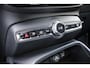 Volvo XC40 T2 R-Design | Verwarmbare Vooruit | Stuurverwarming | Stoelverwarming | Trekhaak | All-Season Banden | Leder/Alcantara Bekleding | Zwart Dak | BLIS | Keyless | Elektrische Achterklep | Adaptieve Cruise Control | Pilot Assist |