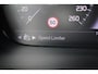 Volvo XC40 T2 R-Design | Verwarmbare Vooruit | Stuurverwarming | Stoelverwarming | Trekhaak | All-Season Banden | Leder/Alcantara Bekleding | Zwart Dak | BLIS | Keyless | Elektrische Achterklep | Adaptieve Cruise Control | Pilot Assist |
