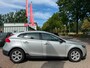 Volvo V40 Cross Country 1.5 T3 Momentum Automaat zeer netjes navigatie parkeer sensor cruis control