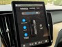 Volvo XC60 T6 Plug-in hybrid AWD Ultra Dark | Trekhaak | BLIS | HUD