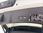 Volvo XC40 T2 130pk Automaat R-Design / Stoel + Stuurw. Verwarming / Getint Glas / DAB / Apple Carplay / PDC + Camera / 18'' / Trekhaak / Keyless /